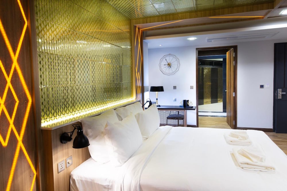 Holatel Hotel Phitsanulok