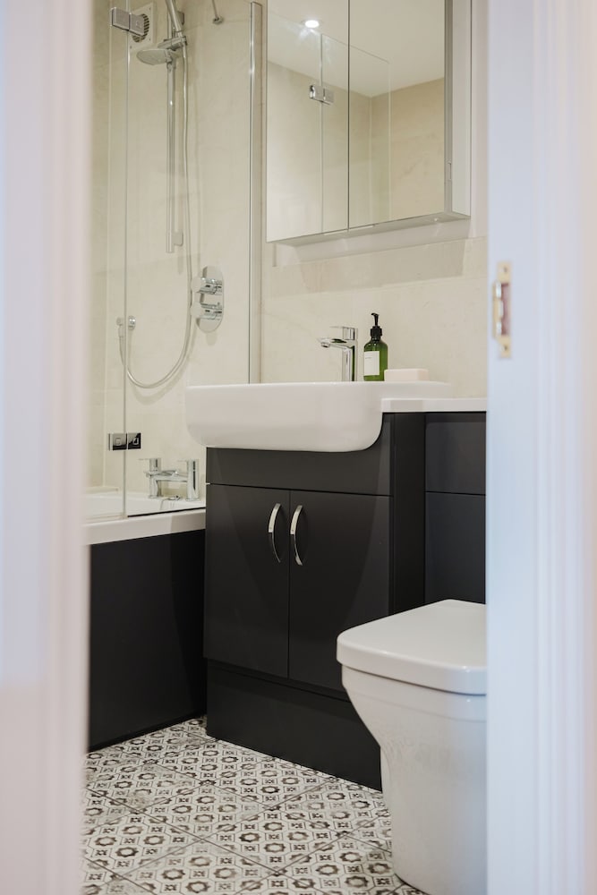 Stylish Retreat with Garden in Tetbury