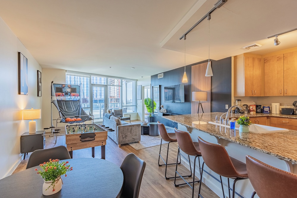 ROVE LIVING/KL - 44 Monroe
