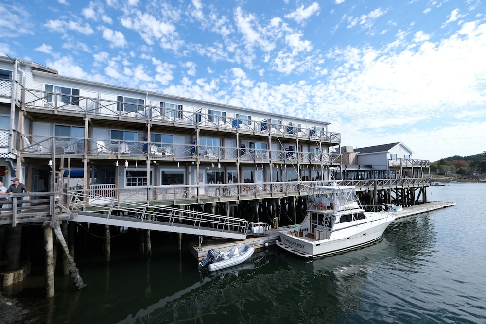 Fishermans Wharf Inn