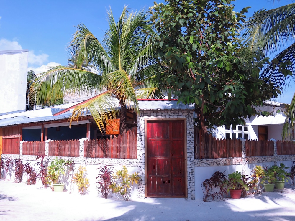 Luk inn at huraa