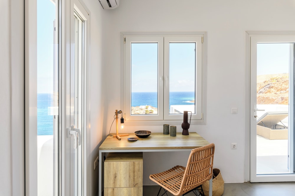 Mykonist Merchia Beach Villas & Suites