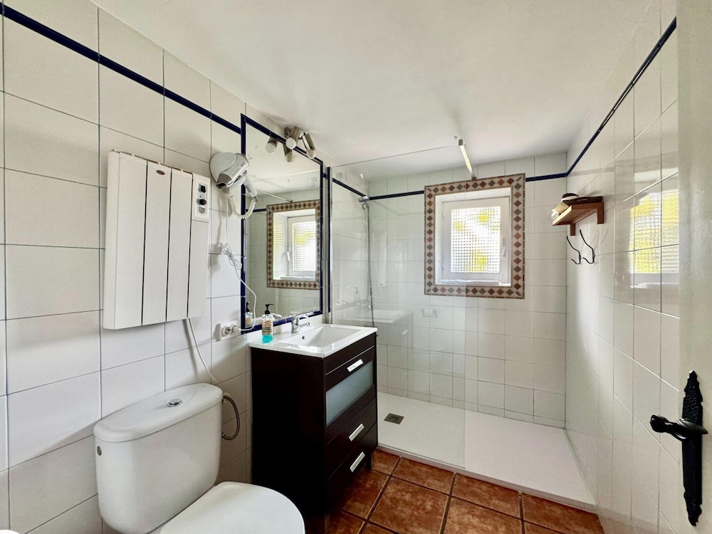 Rural Apartment With Direct Access to the Pool