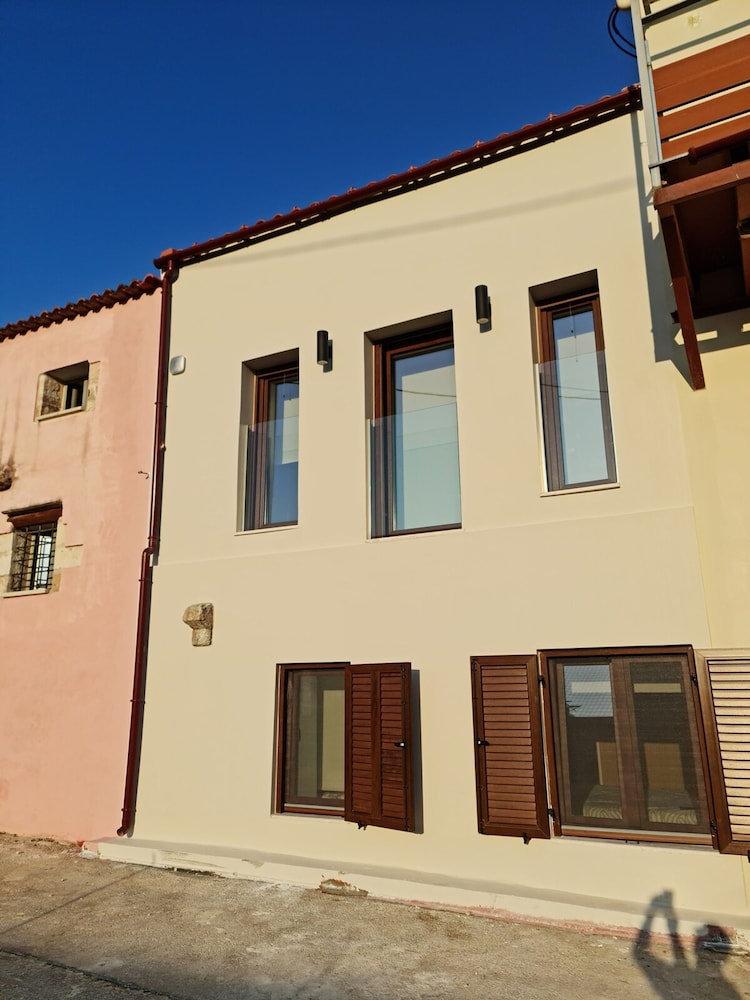 Sappho 3-bedroom House