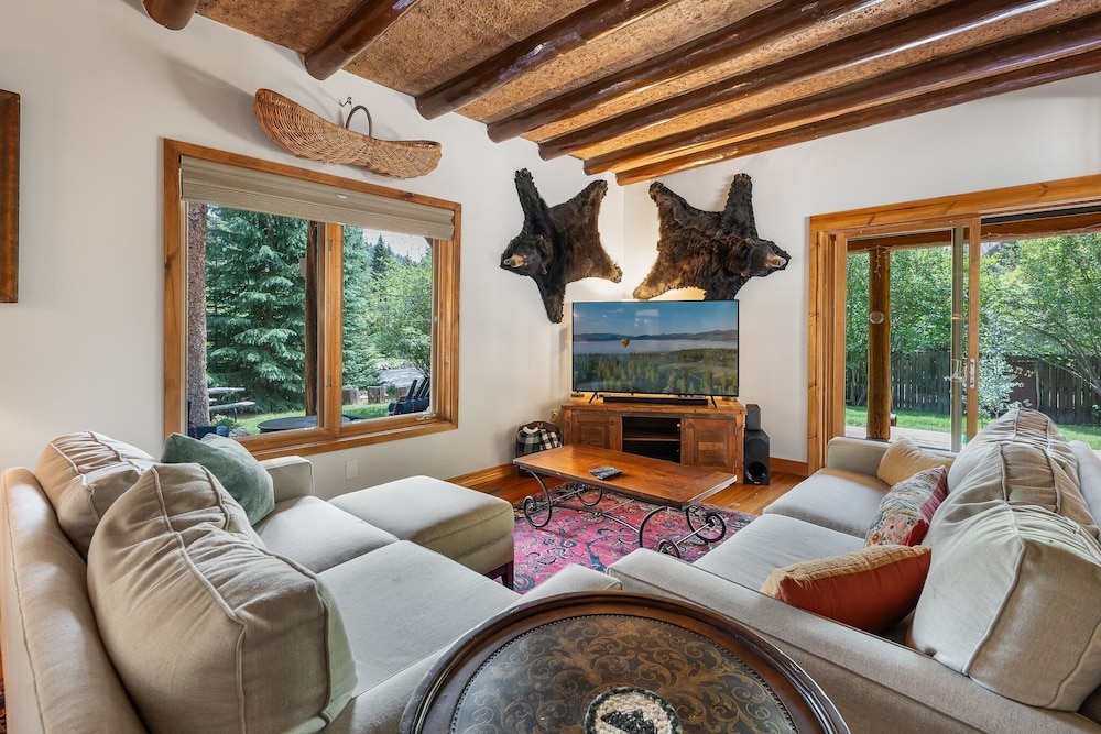 The River House 3 Bedroom Cabin