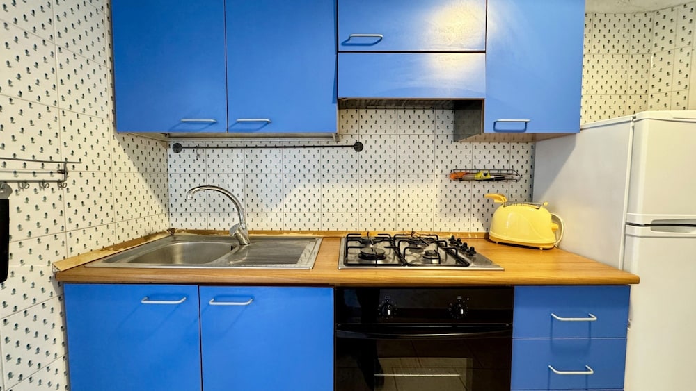 Villetta Certosina 1 - Villa Just a few Meters From the sea