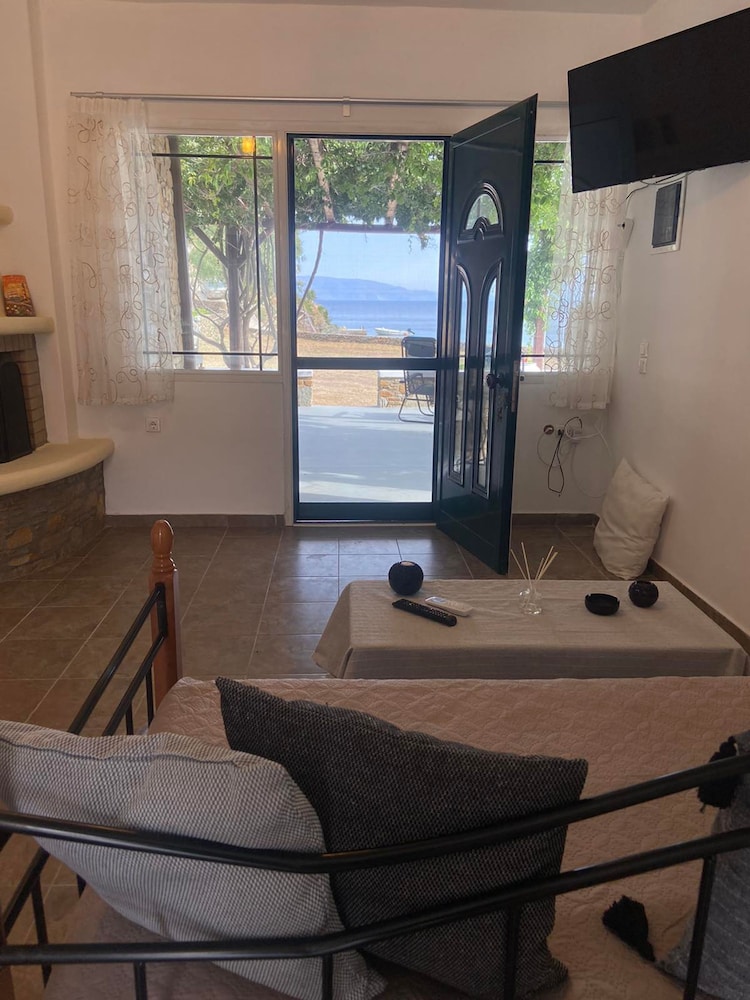 Simousi Beach House
