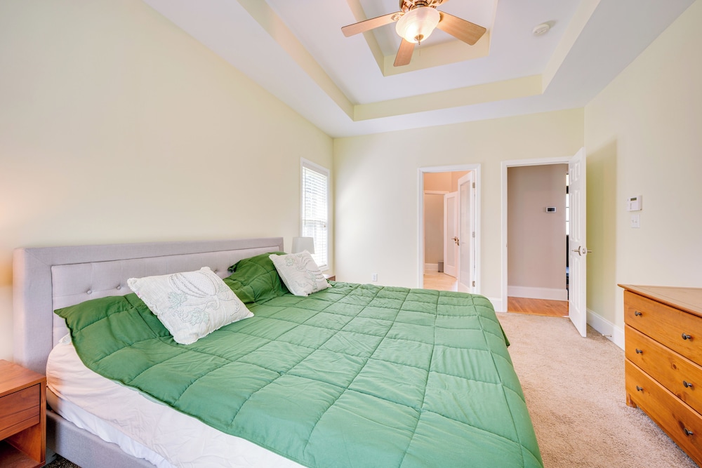 Boat, Fish & Hike: Home w/ Deck in Mooresville!