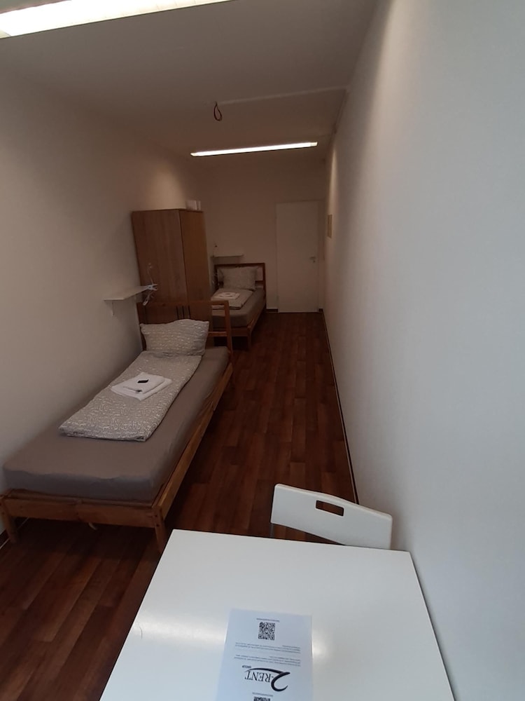 2-Rent Group Hostel Zimmer&Apartments GKP2
