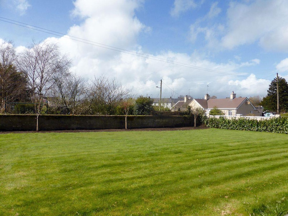 Garden Cottage view 4