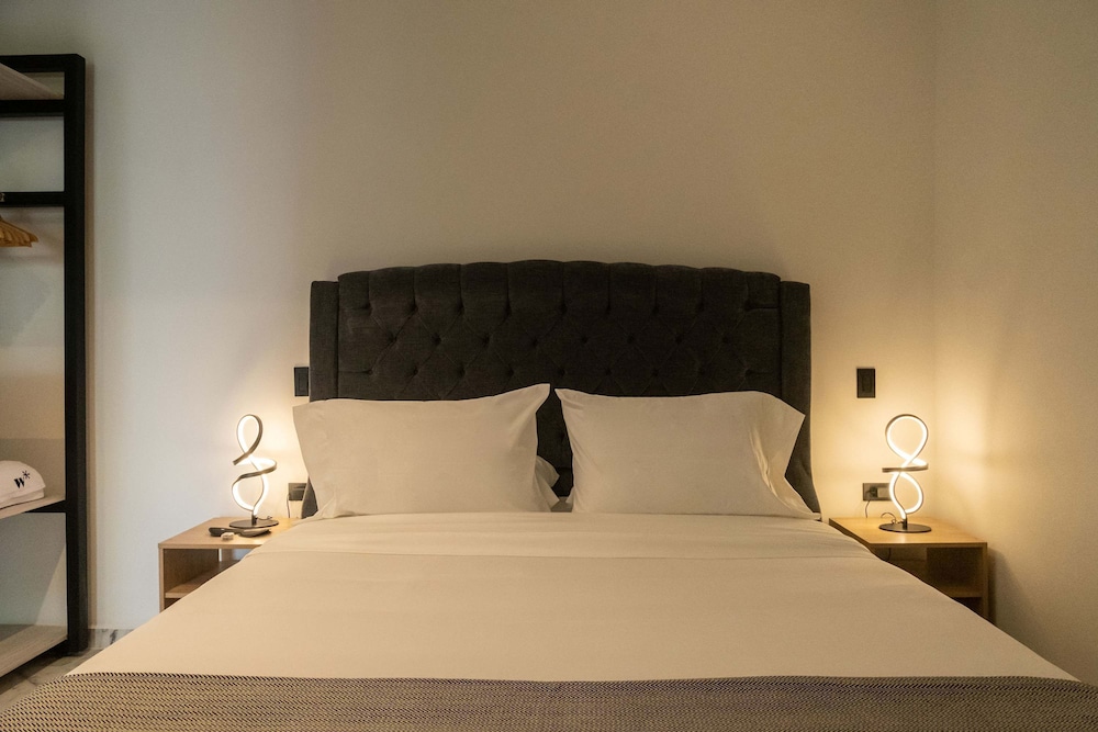 w Radiant 1BR w AC Near Ciudad Amurallada