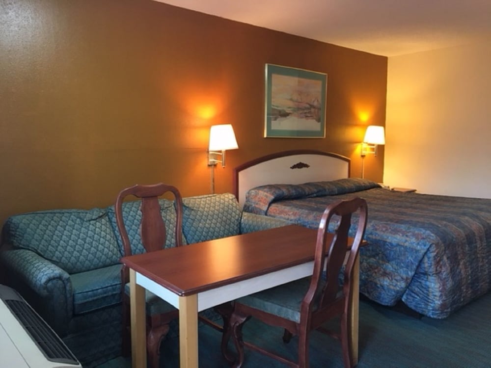 Suite Stay Talladega view 4