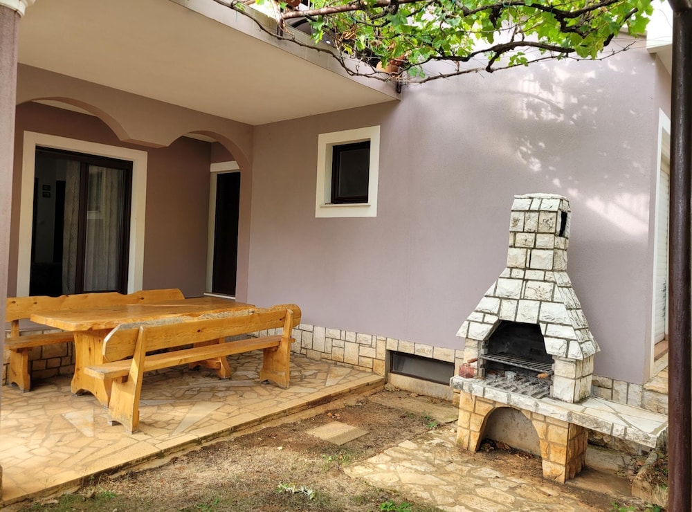 Apartments Villa Dina