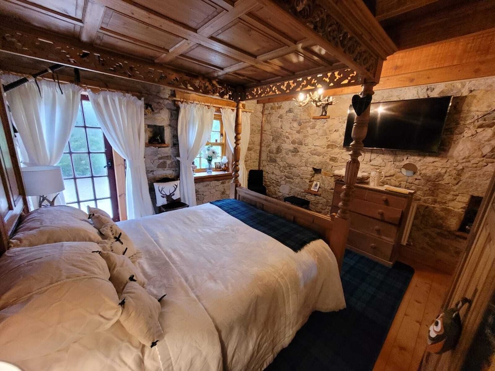 Traditional 2-bed Cottage in Dalry