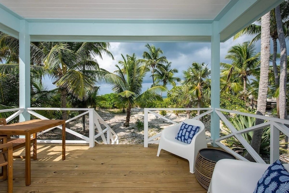 Bica Bung - New! Private Beachfront Cottage French Leave Beach 1 Bedroom Bungalow