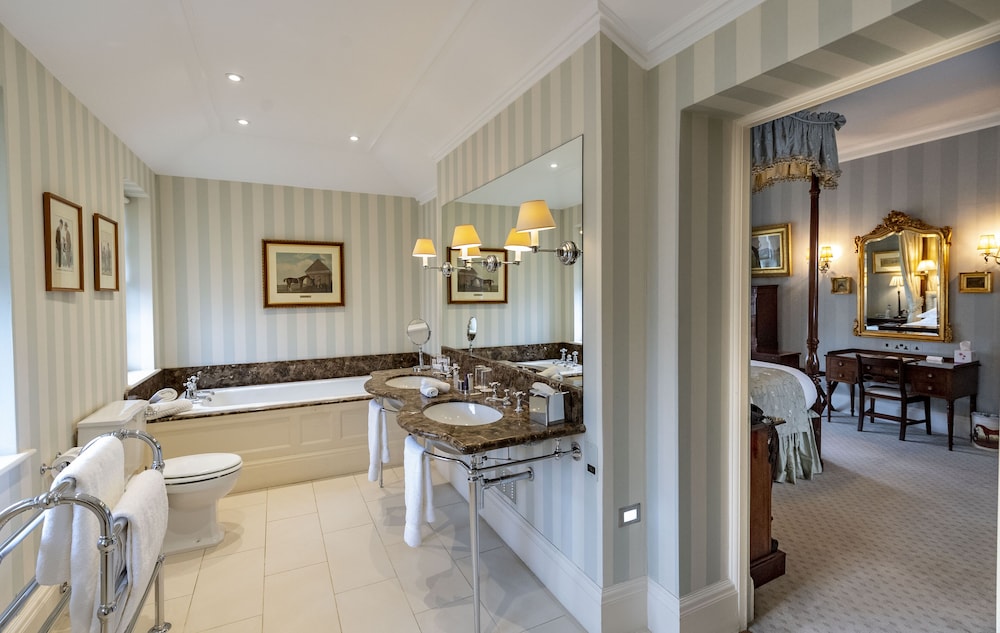 Newmarket Vacations - The Jockey Club Rooms - Property Image 13