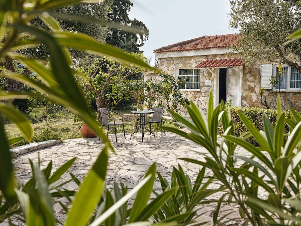 Periyali Villas photo 1