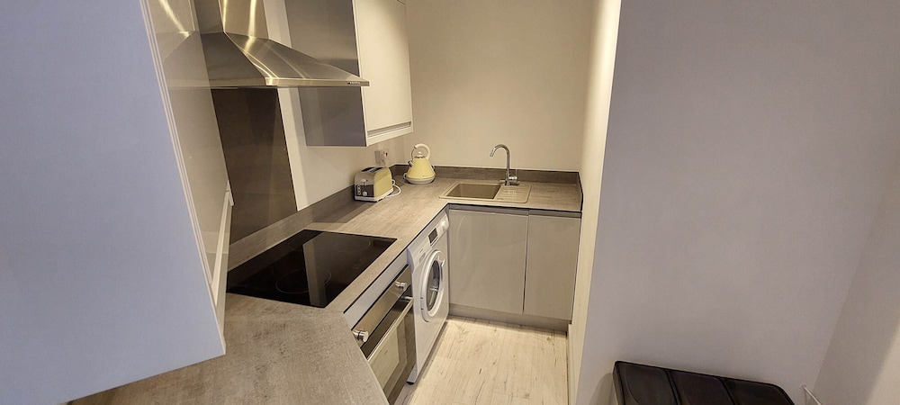 1 Bdr Modern Living in The Old Bank Hse