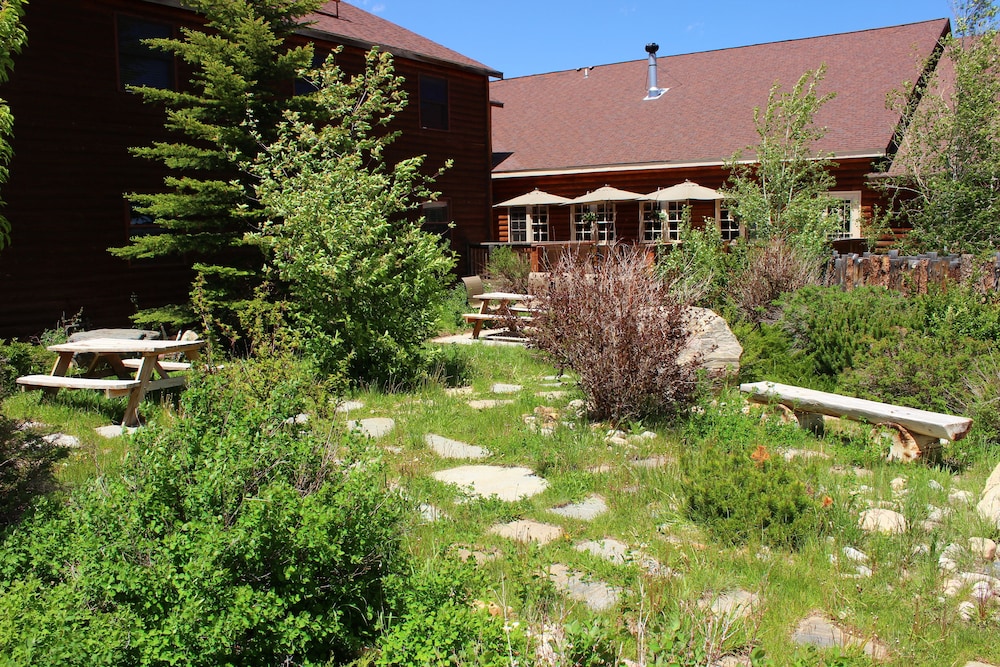Old Corral Hotel & Steakhouse