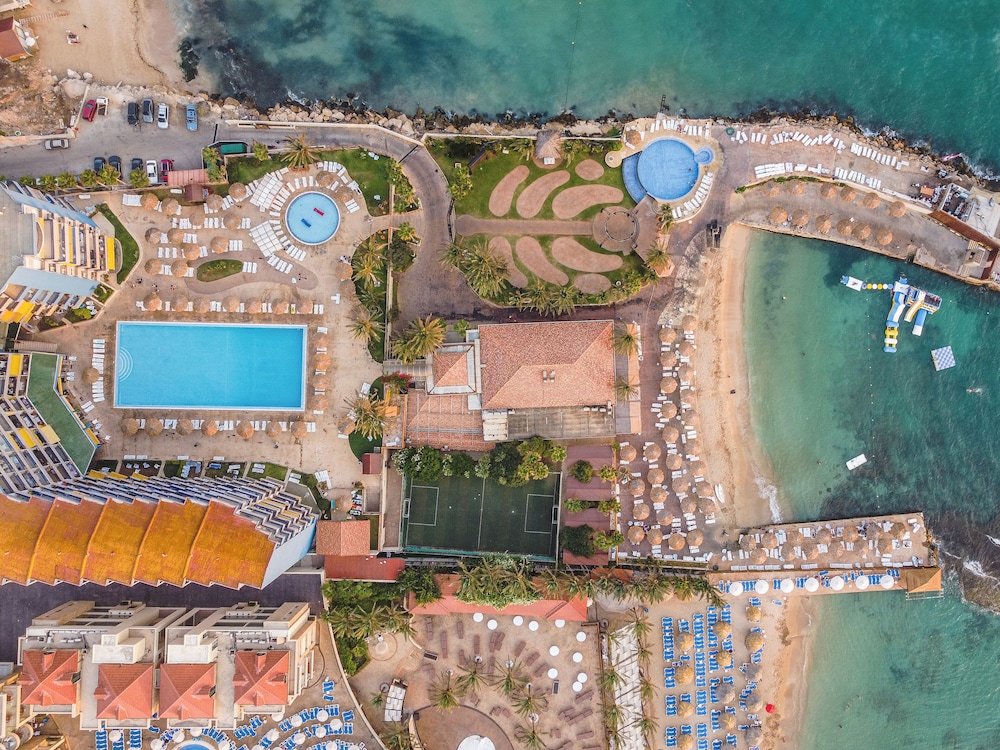 Wave 515 - Getaway Chalet at Sawary Resort Batroun