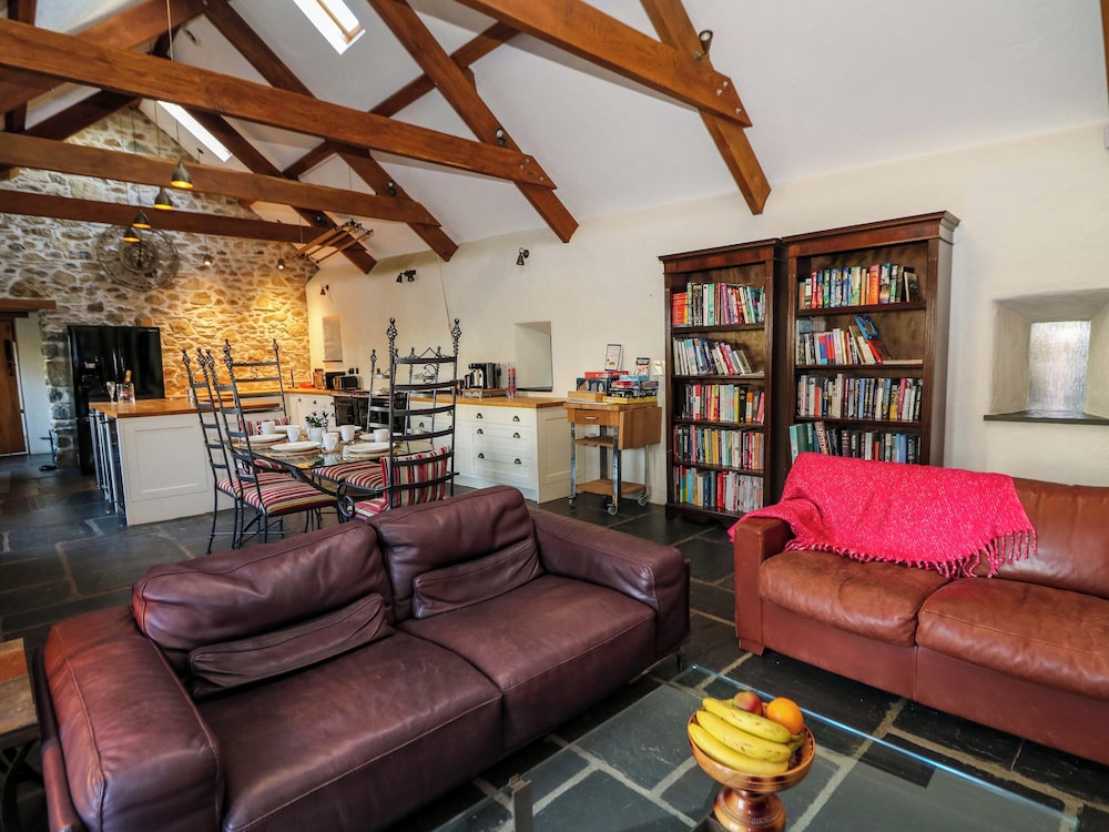 St Dogwells Barn