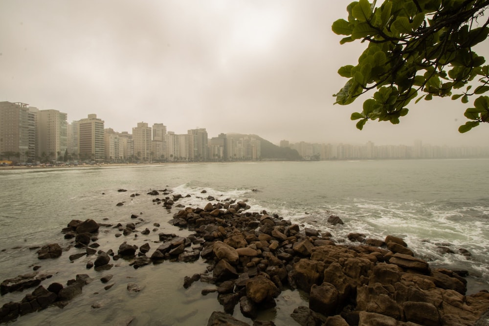 Timo Apto c Wifi a 700m da Praia do Tombo-guaruj