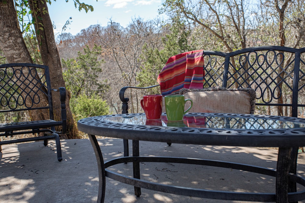 Hill Country Retreat 2 Bedroom 2 Bath