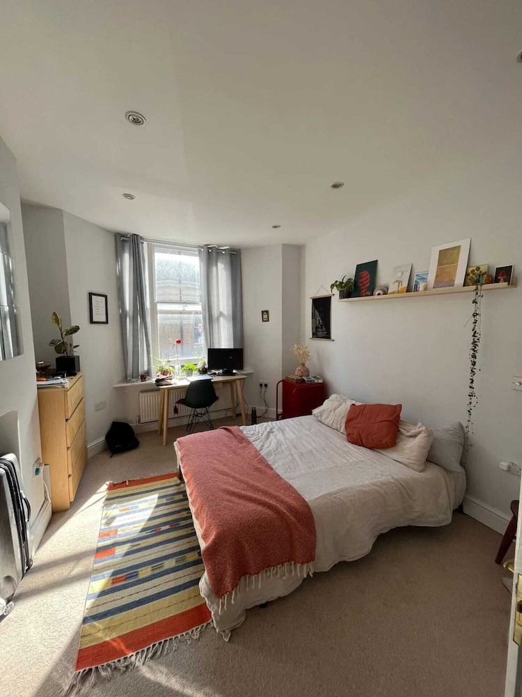 Cosy & Central 3BD Apartment - Kennington