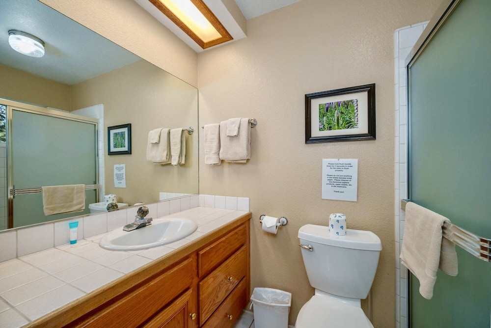 1821 Arrowhead 2 Bedroom Home