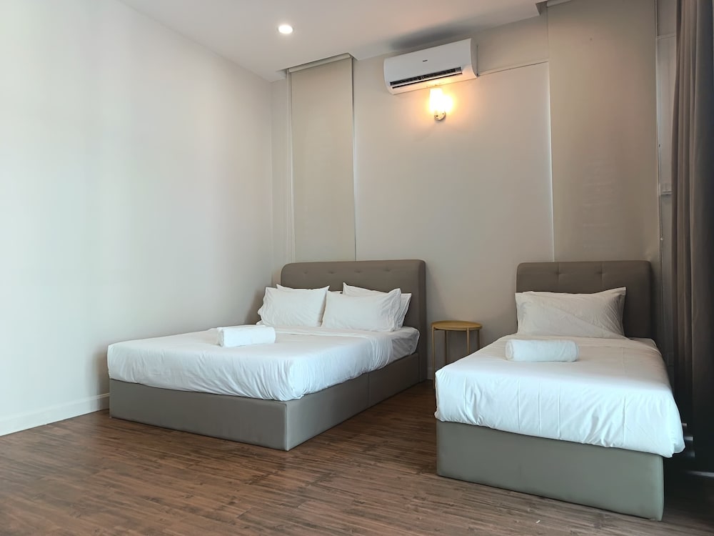 myRoom at 11 J Adams