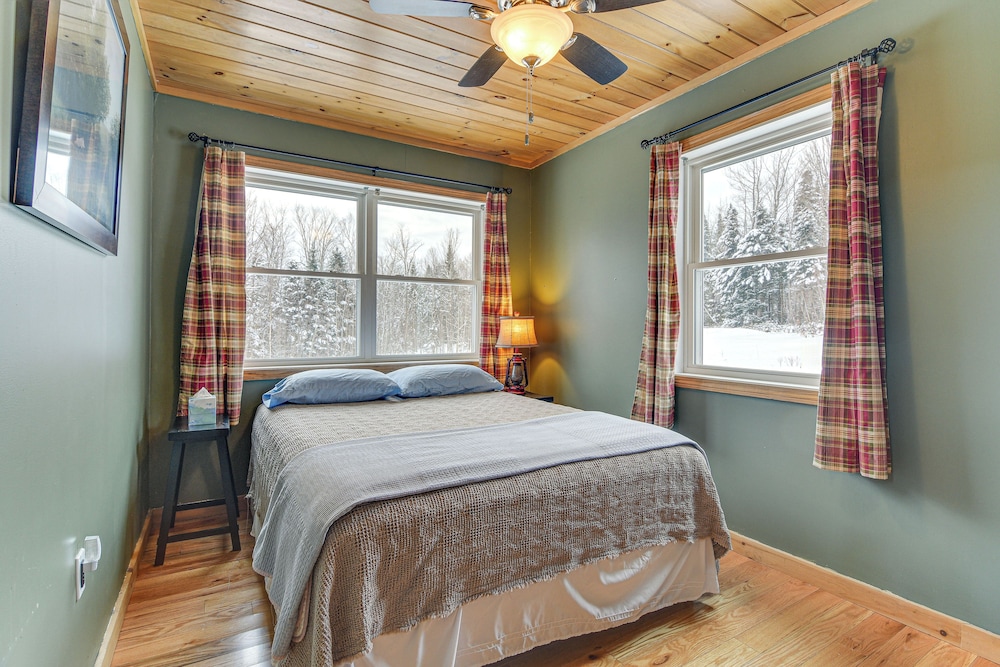 Snowmobiling On-site: Secluded Vermont Getaway