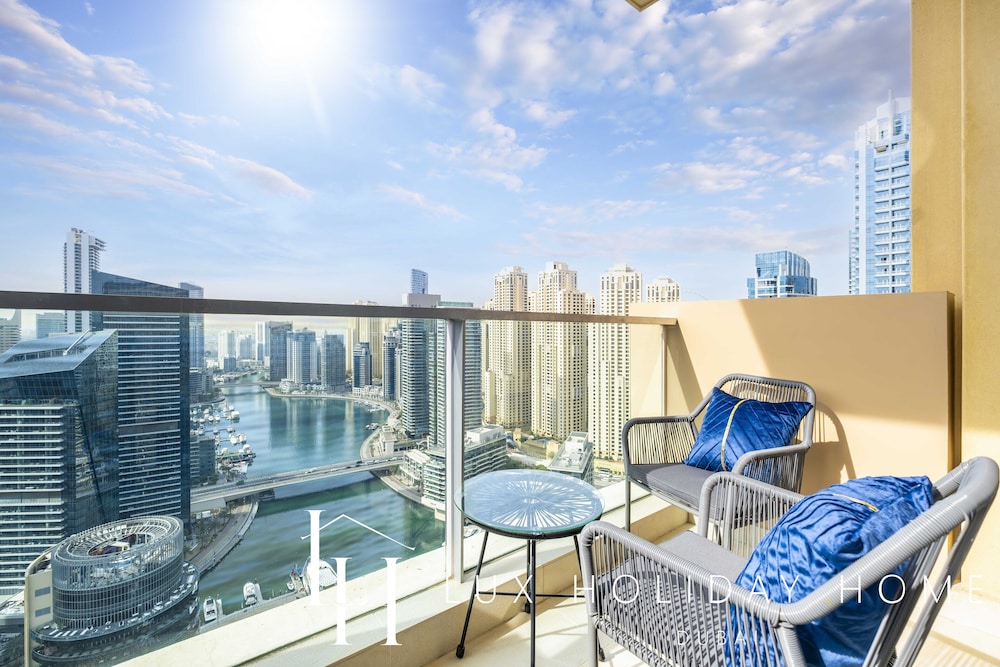 LUX The JW Marina Studio