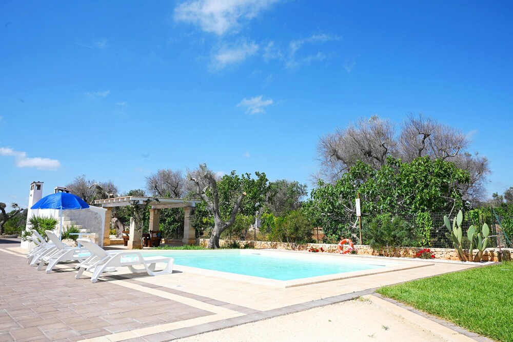 Villa Lino With Pool by Wonderful Italy