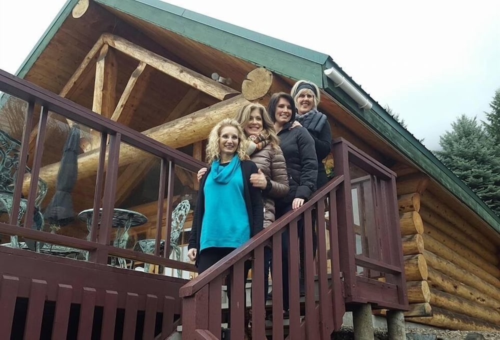 Columbia Gardens Winery and Grape Escape Guesthouse