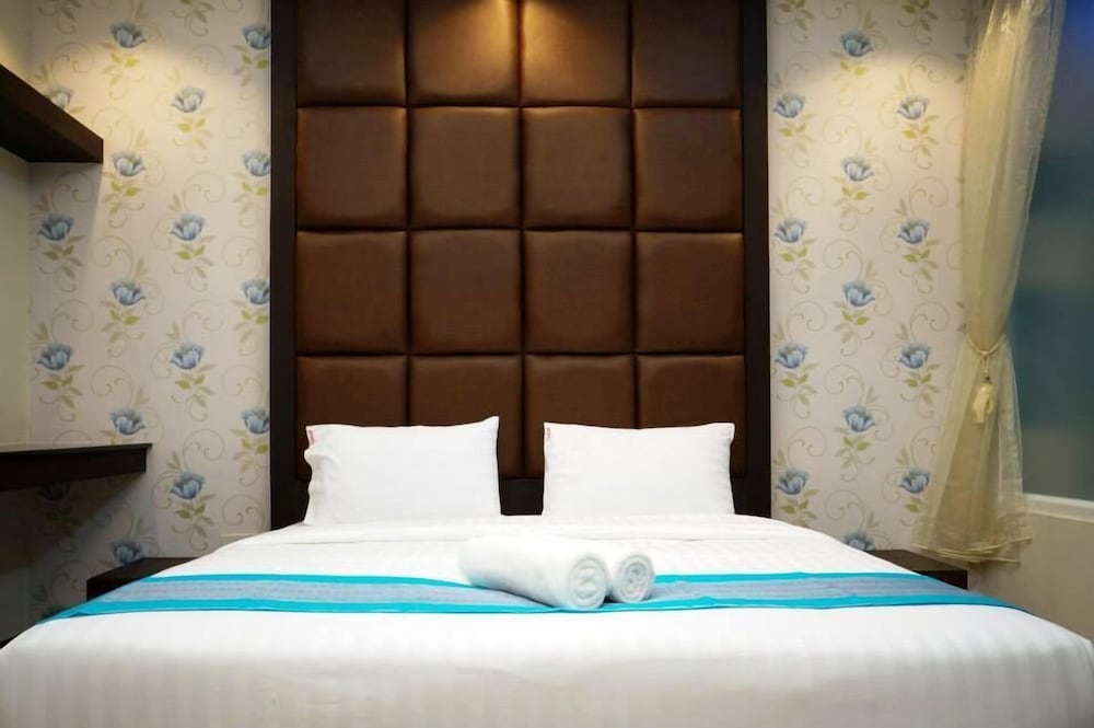 Roses Hua Hin Hotel