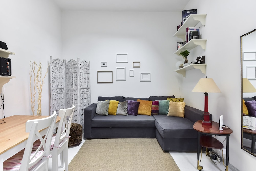 Monti Secret Garden Apartment