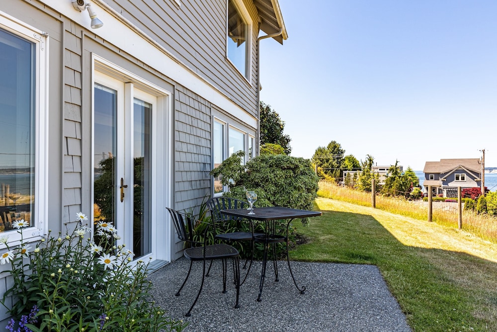Private Beach Access + Water Views! Sleeps 18, Historic 6bdr Farmhouse w/ Deck view 4