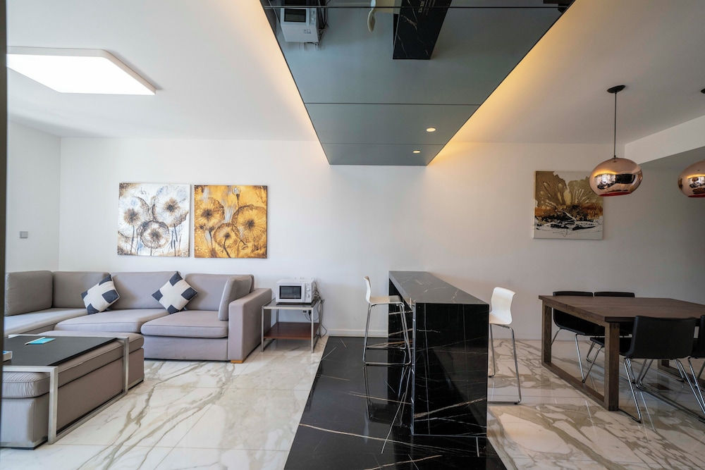 Tyms Bright 2BR 1BA Suite Xujiahui