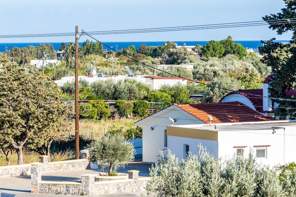Villa Maroula