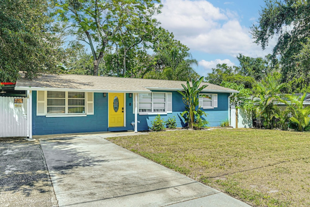 Home w/ Expansive Patio, 3 Mi to Busch Gardens!