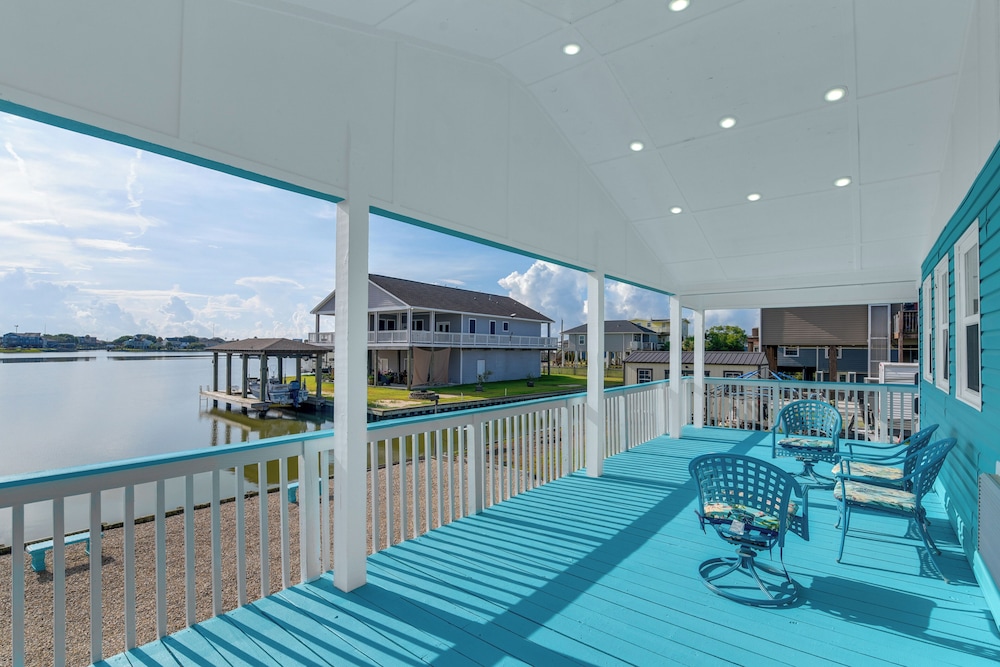 Private Bayfront Access 10 Mi to Galveston Beaches