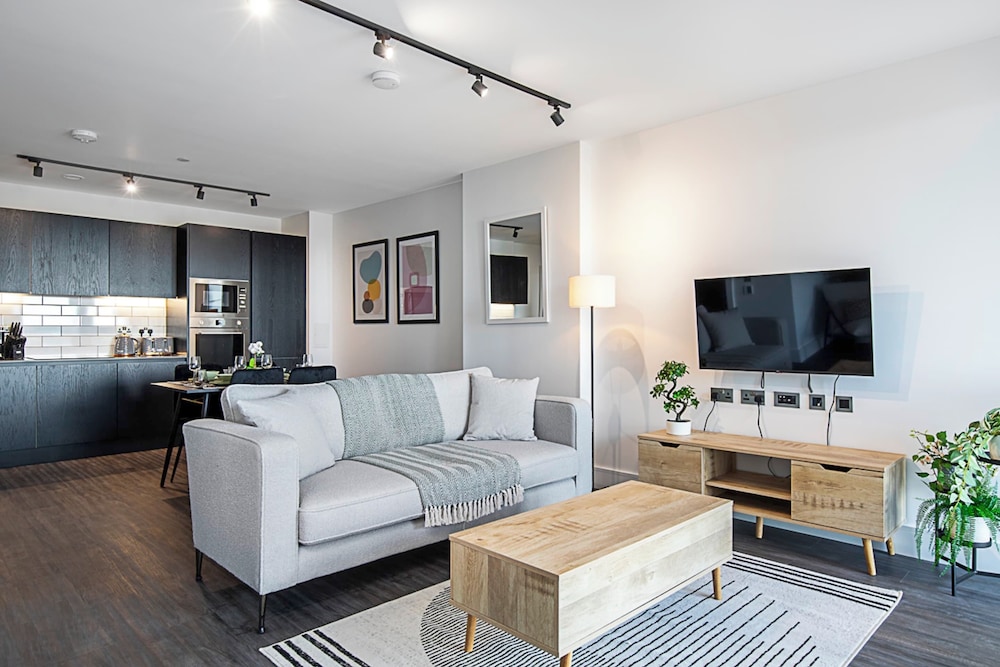 Sky-high Apartment With Modern Decor