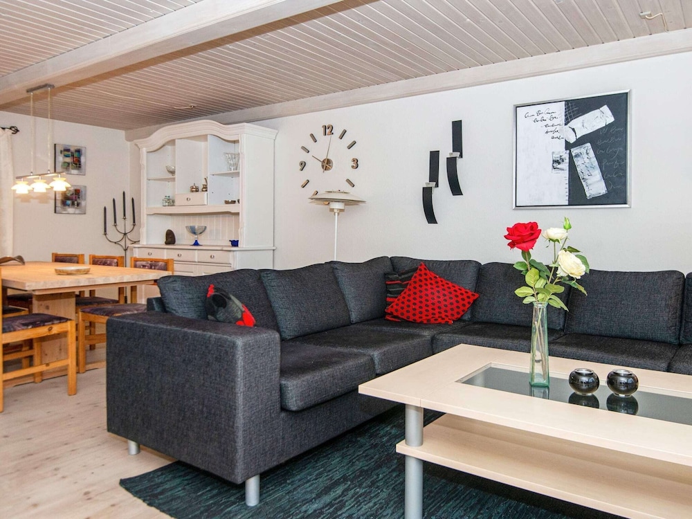 6 Person Holiday Home in Grenaa view 4