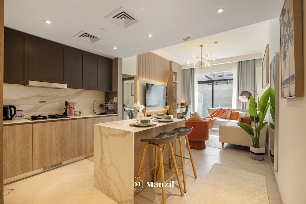 Manzil- Chic 2BR w Pool nr Circle Mall