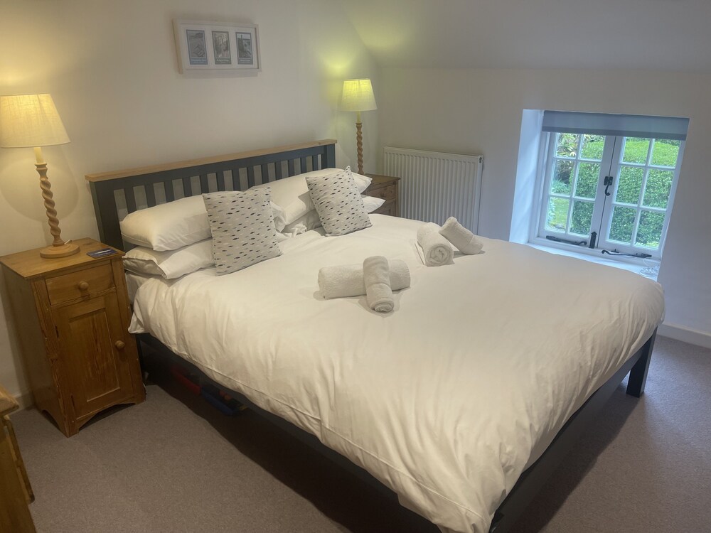 3 Rose Cottages