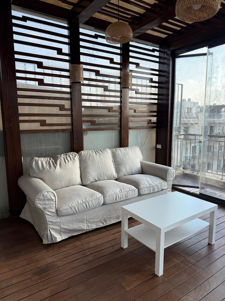 Modern Rooftop Apt with Private Terrace