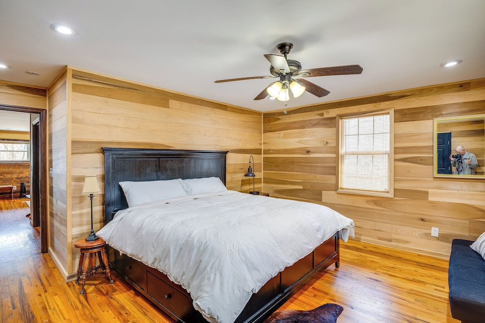 Peaceful Cabin at Lake Logan w/ Spacious Yard!