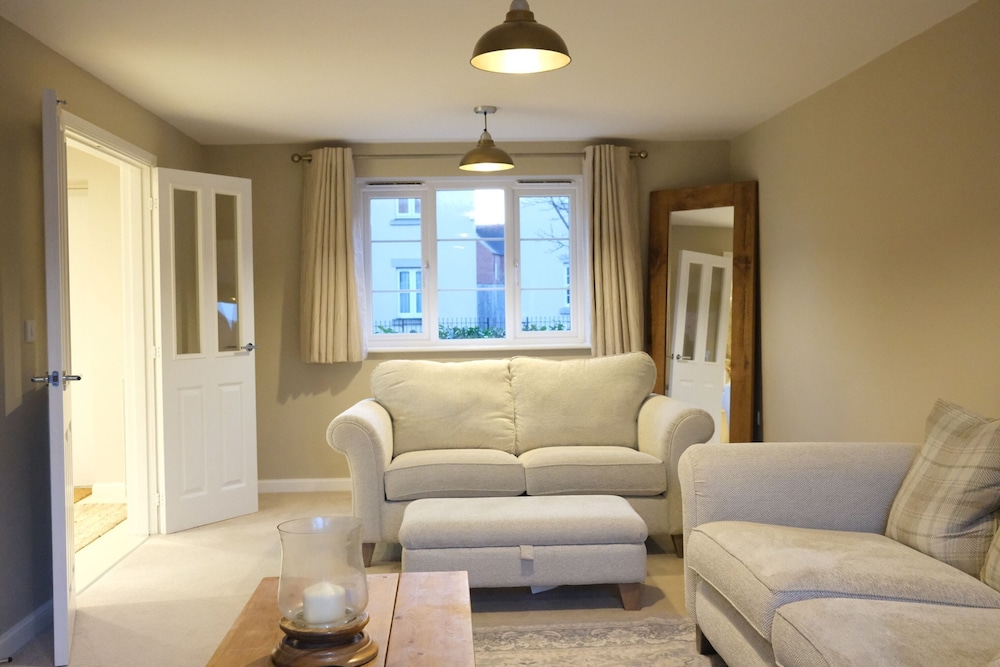 Bicester Villa-6bed-sleeps 14