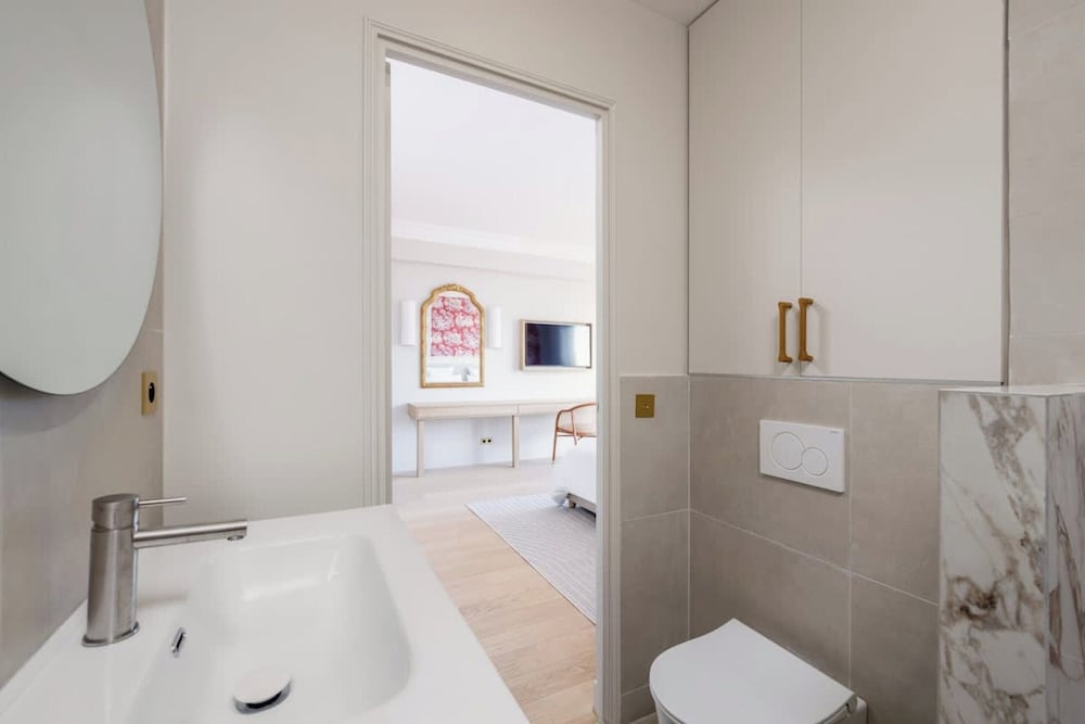 Luxury sea View 3br-2ba With Services in Deauville