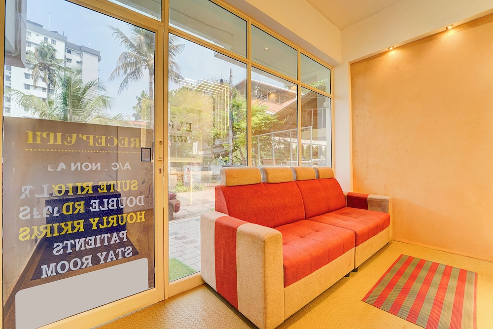 Fabhotel Elroi Suites